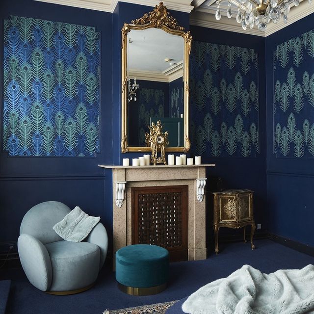 Le Paon Royal
Our room for Queens & Kings 🥂

Foto @heikkiverdurme 

#cultuurstad #culturalcity #maisondartiste #visitgent🇧🇪gentbelgië #visitgent #odierbaarbelgie #odierbaarbelgië❤ #sandraruyssinck #feelasaqueen👸 #feelasaking #citytrip #secrethideaway #secret #blue
